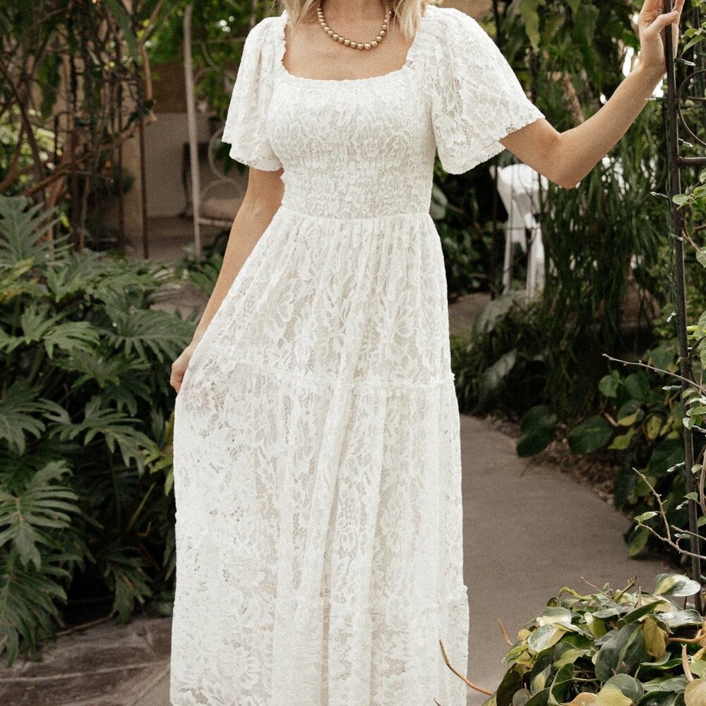 Baltic Born Aspen Smocked Lace Maxi Dress | Off White Size LL - Picture 1 of 5